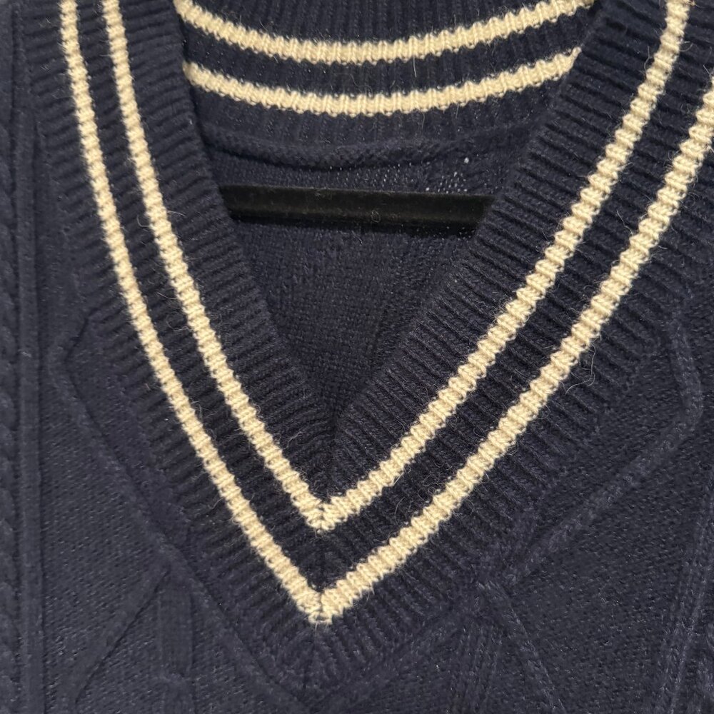 STUDIO CABLE KNIT VEST SIZE SMALL -MED